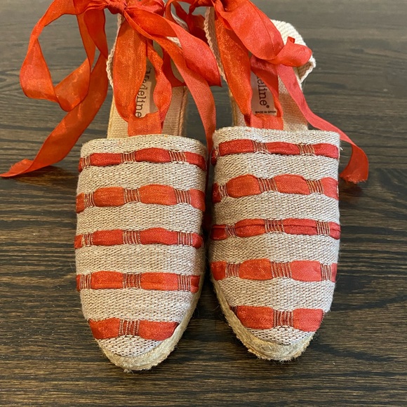 Ladies espadrilles - excellent condition - Picture 3 of 5